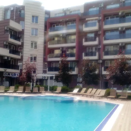 דירה In Admiral Plaza