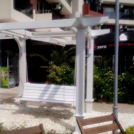 In Admiral Plaza סאני ביץ'